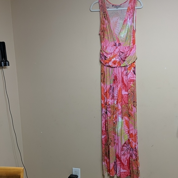 Jennifer Lopez Dresses & Skirts - Jennifer Lopez women's maxi dress